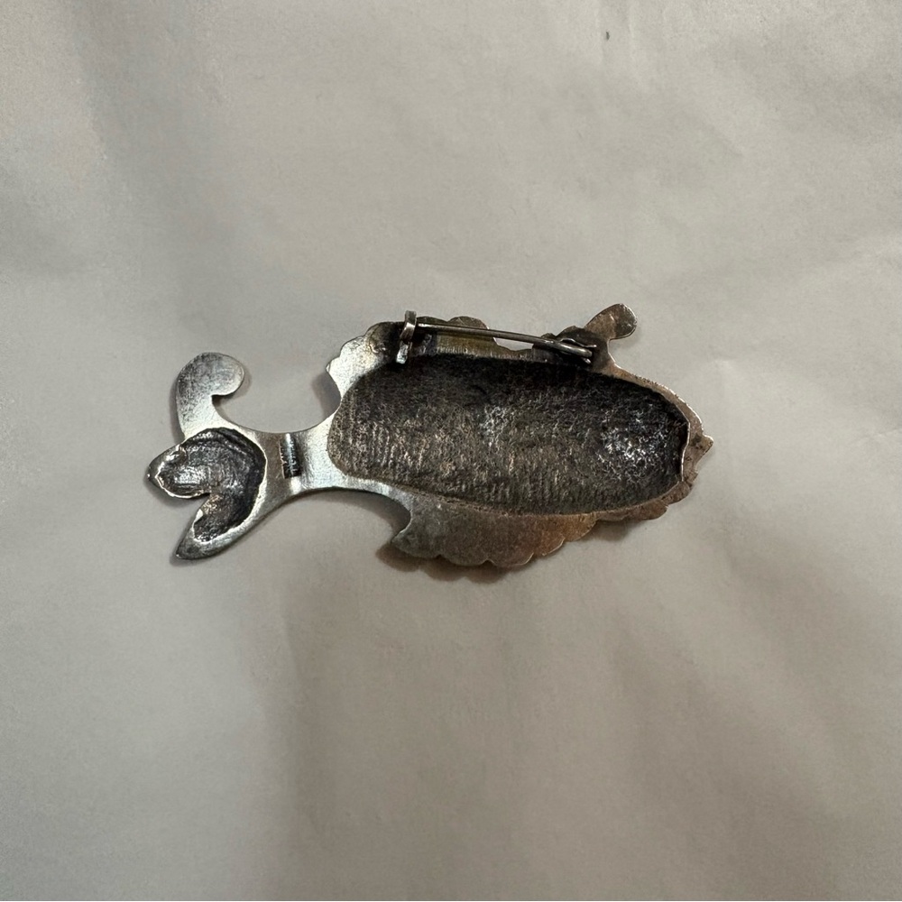 VGT Silver Fish-shaped Pendant Brooch Accessory Coral Eyes - Picture 2 of 5